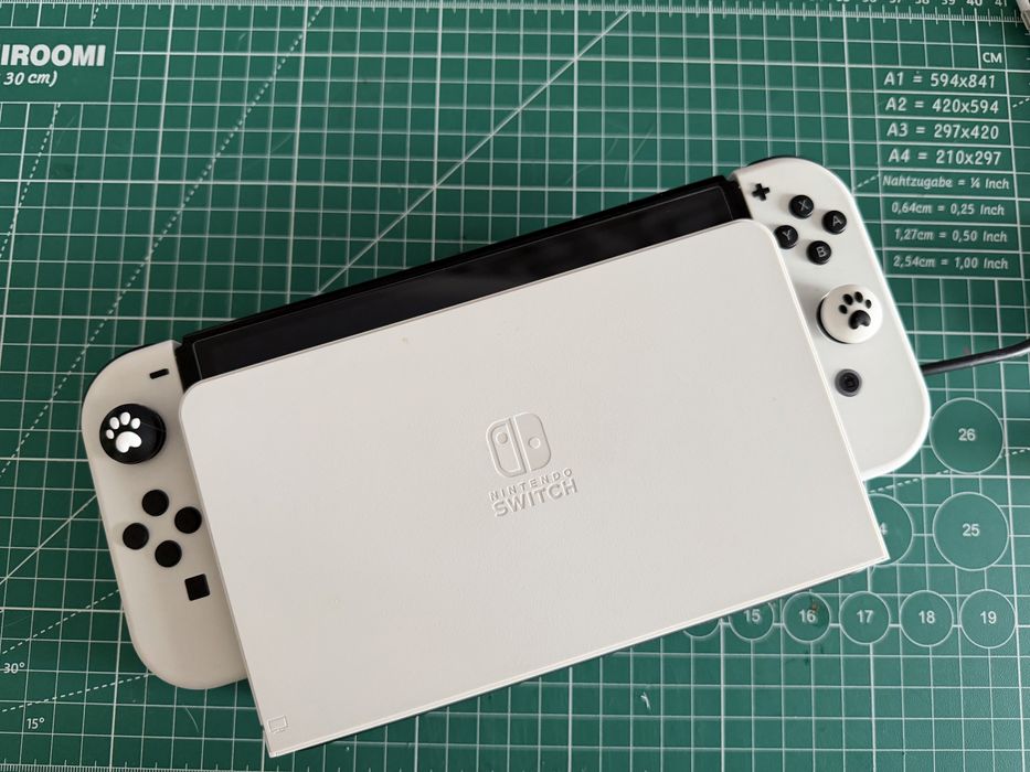 Nintendo Switch OLED (прошитый) + карта памяти 512 гб