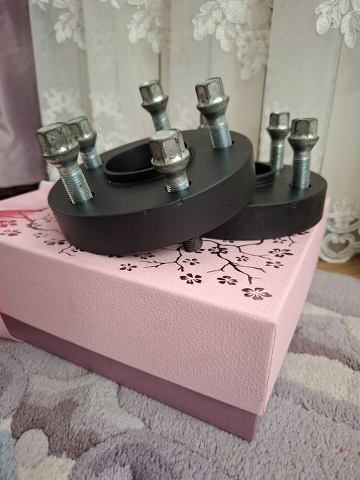 Set doua distantiere 27 mm 5x112