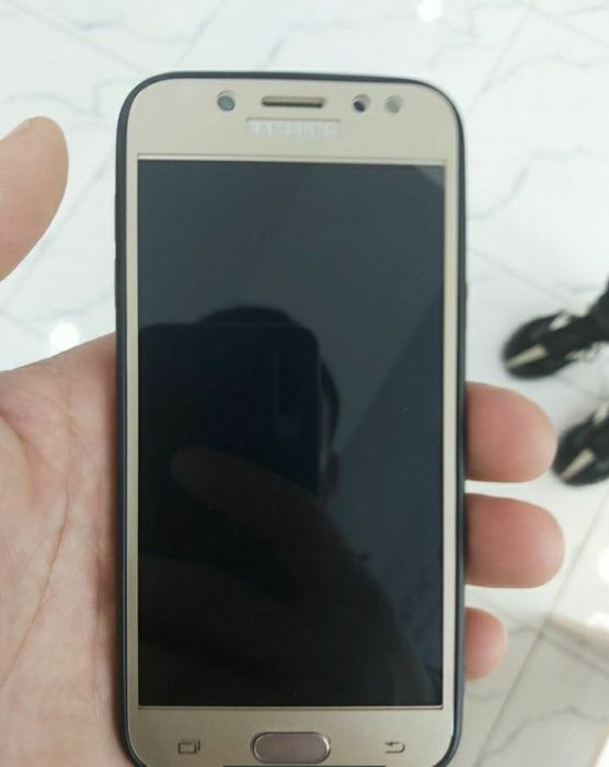 Samsung galaxy j530