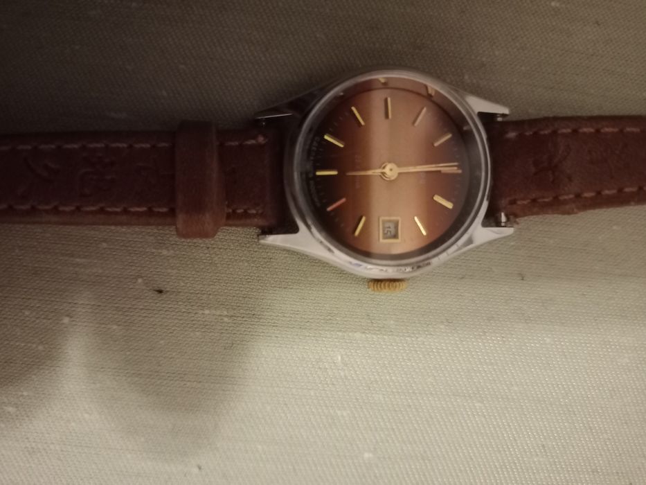 Продам часы женские