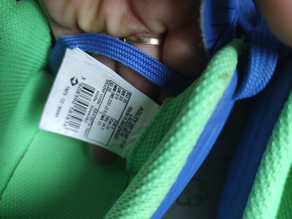 Adidași fotbal mărimea 35
