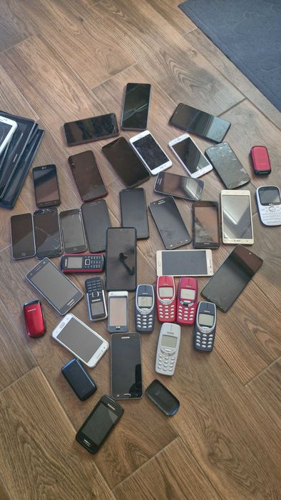 Telefoane pentru piese