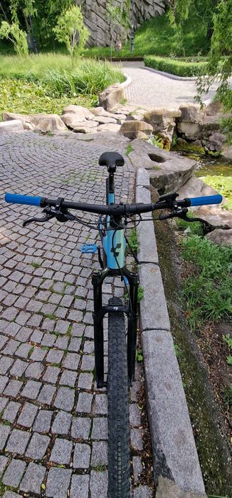 Bicicletă electrică Cube