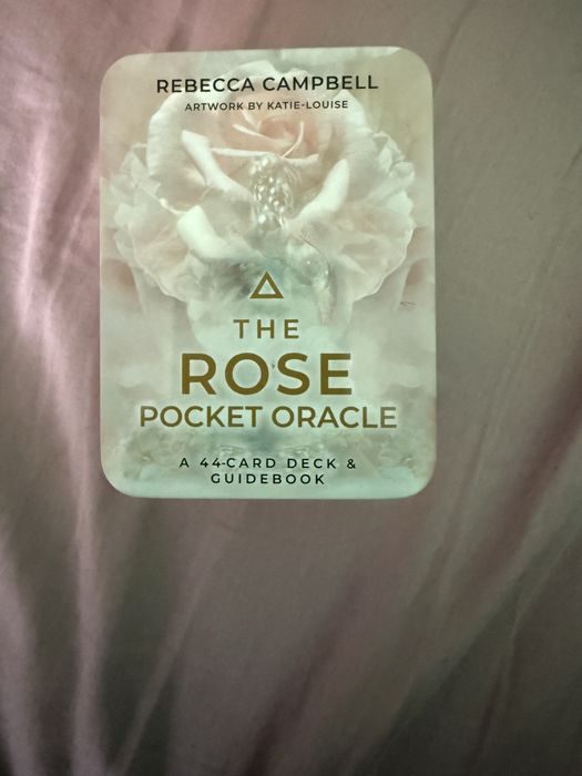 Оракулски карти и книжка