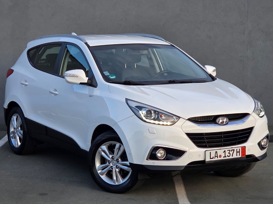 Hyundai IX35 Facelift/ 2.0 GDI / Benzină / 166 Cp / Bixenon / Led / Cameră / Navi/ Park Assist / Banchete Încalzite/ Cârlig / Manuală 6+1 / Alb / 2015
