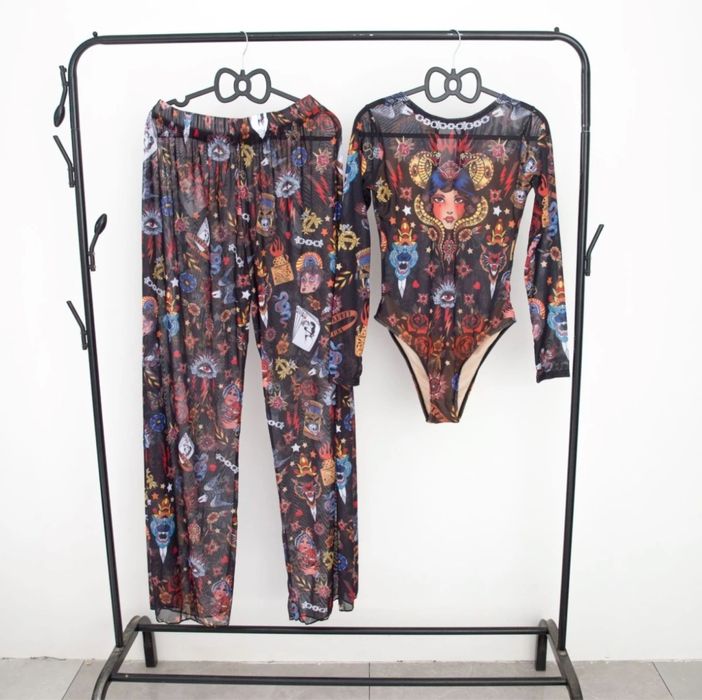 Продам новые спф купальники