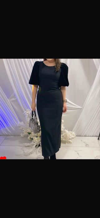 Продам красивые платья,куртки