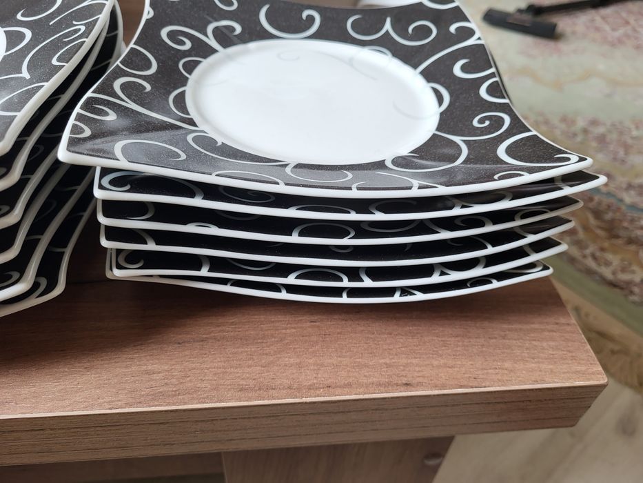 Столовый обеденный набор посуды