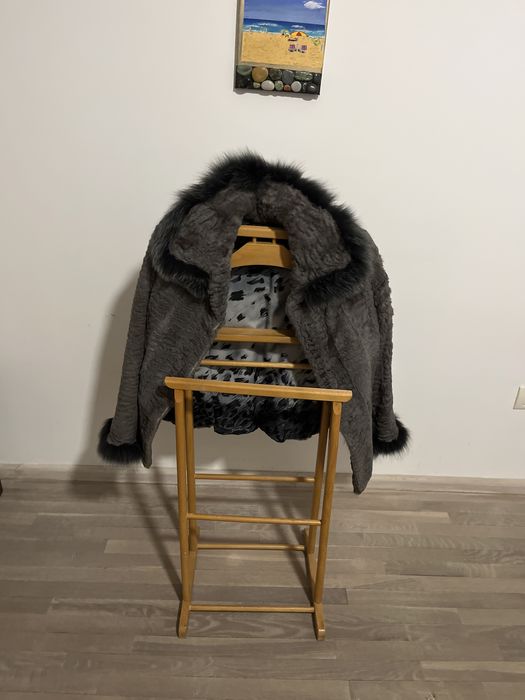 Haina scurta din blana de iepure gri, masura S, cu garnitura de vulpe