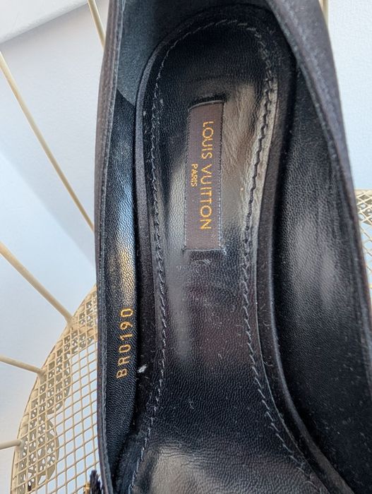Stiletto cu vârf deschis