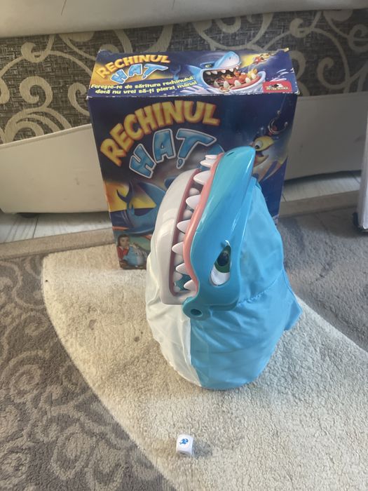 Jucarie Rechinul Hat