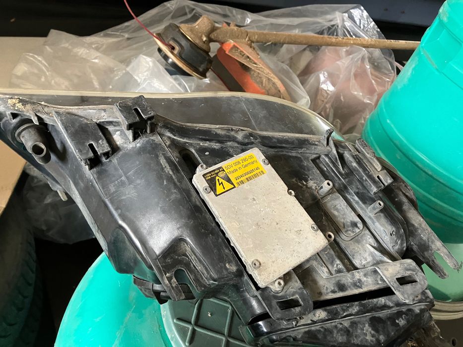 Продавам Фар за BMW e61