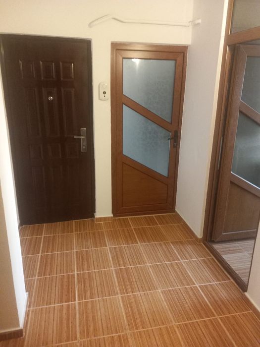 Inchiriez apartament