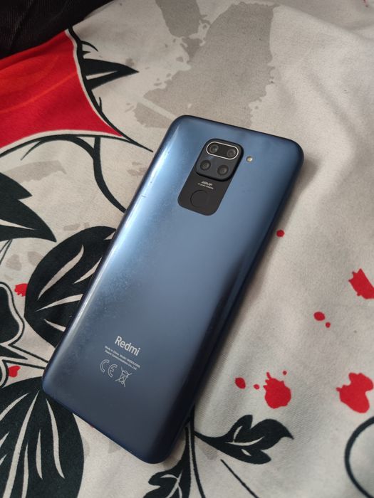 Два телефона на связь