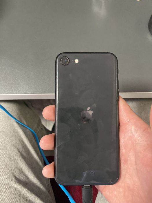Iphone SE 2020 64 g все родное
