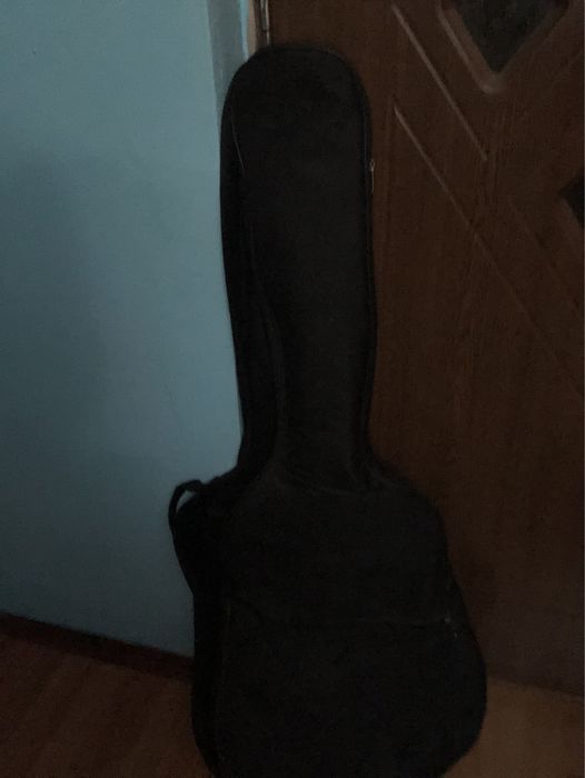 Chitara clasica neagra