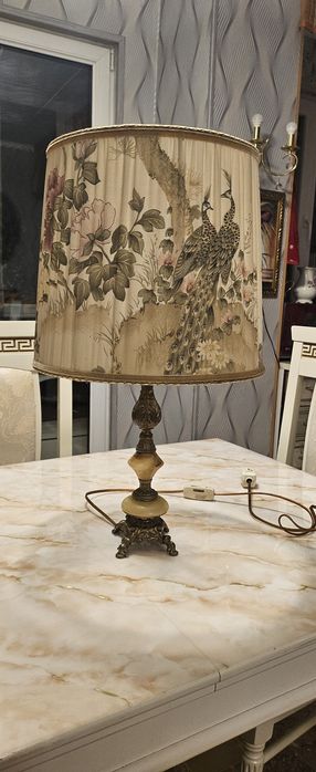 Продавам красива нощна лампа.