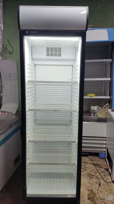 Витринный холодильник б/у
