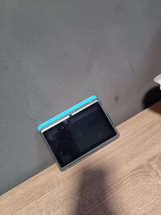 Vând tableta CRELANDER