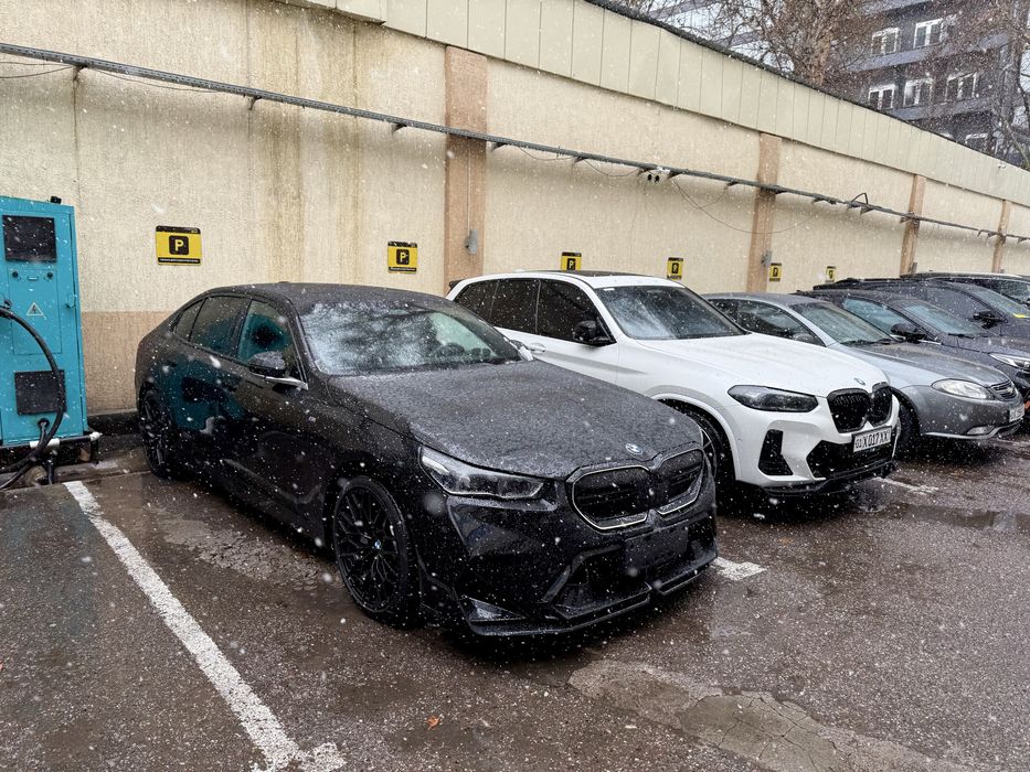 BMW i5 eDrive35 M Sport long | G90 Style