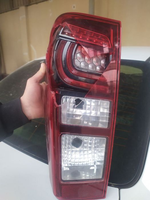 Продаю фару от ИСУЗУ D MAX