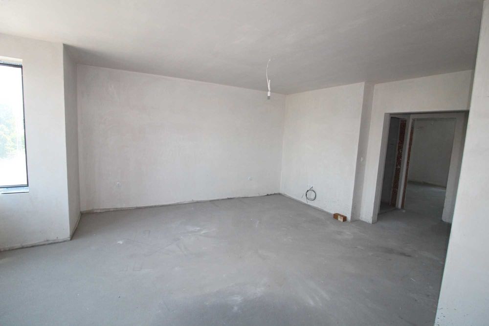 Продава се Тристаен апартамент в Пловдив, Кършияка - 97 кв.м за 2015 €/кв.м - Снимка #1