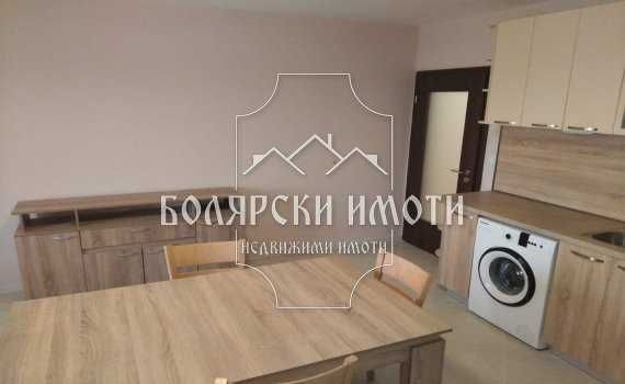 Дава се под наем Тристаен апартамент в Велико Търново, Център - 80 кв.м за 408 € - Снимка #2