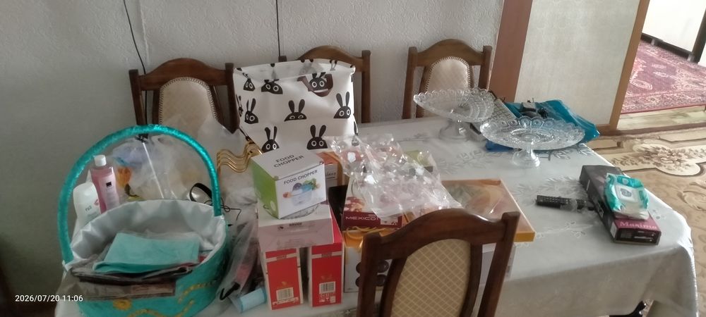Стол в гостиную, стол в кухню, письменный стол