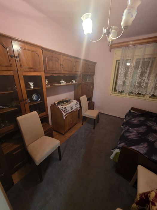 De vânzare casă spațioasă la țară, întreținută, cu anexe și baie nouă