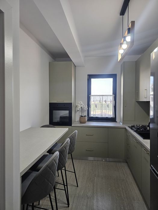Inchiriez apartament 2 camere decomandat