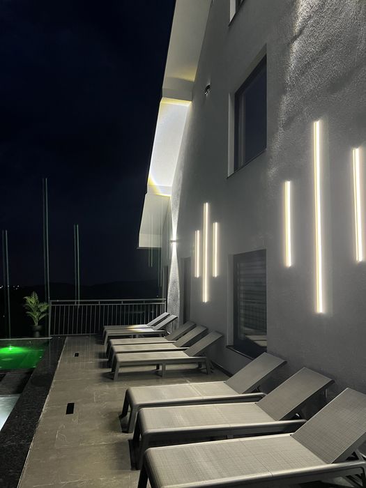 Pensiune  cu piscină infinity încalzită