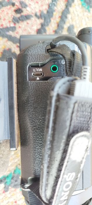 Sony pj 820 videokamera sotiladi narxi 300 dolr toʻyga tayyor holadda