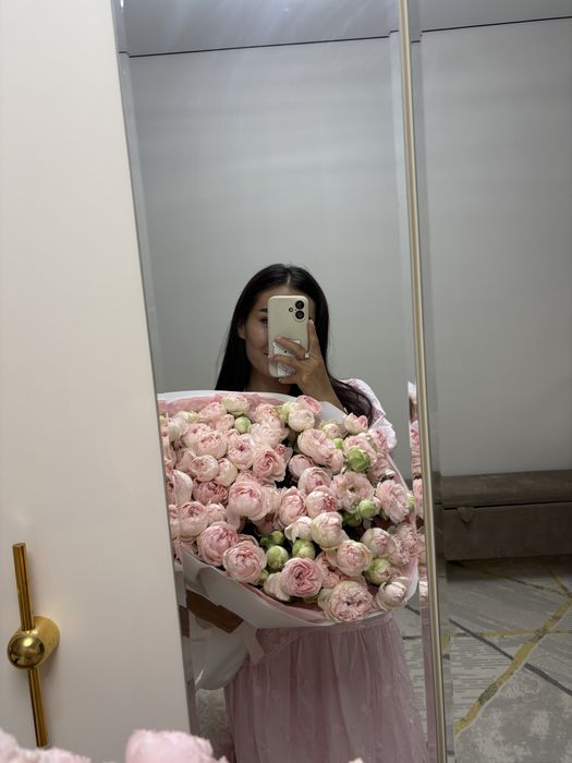 Свежие кустовые розы