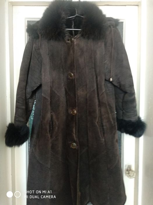 Продаю дубленку женскую