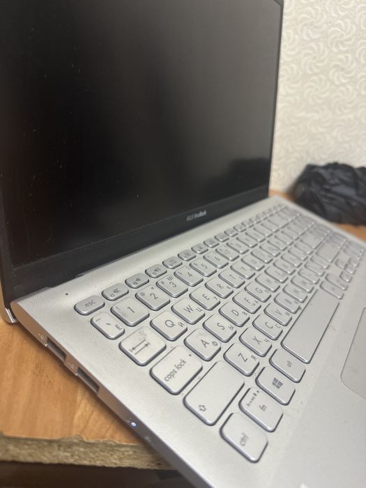 ASUS VivoBook 15