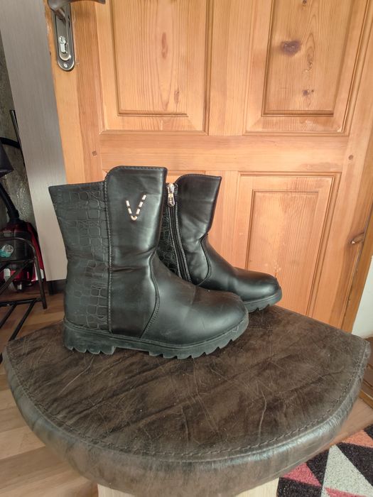 Детская обувь ,в очень хорошем состоянии