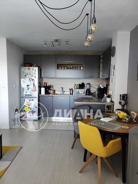 Продава се Двустаен апартамент в Пловдив, Гагарин - 82 кв.м за 1647 €/кв.м - Снимка #2