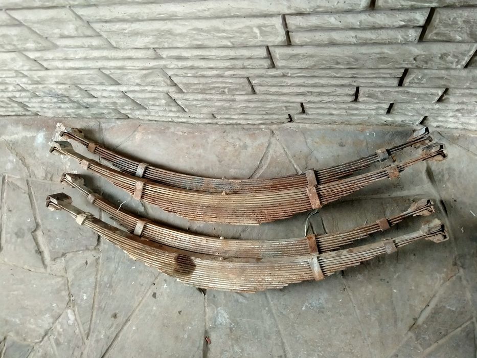 Рессоры УАЗ.ГАЗ бу