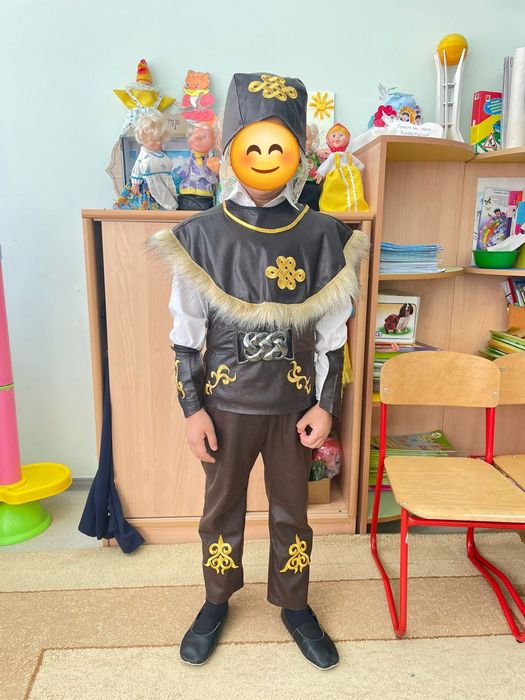 Казахский костюм на мальчика.