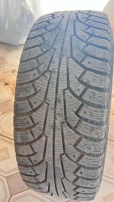 Продам зимние шины  шипованные TOYOTA Land Cruiser Prado 265/65/17