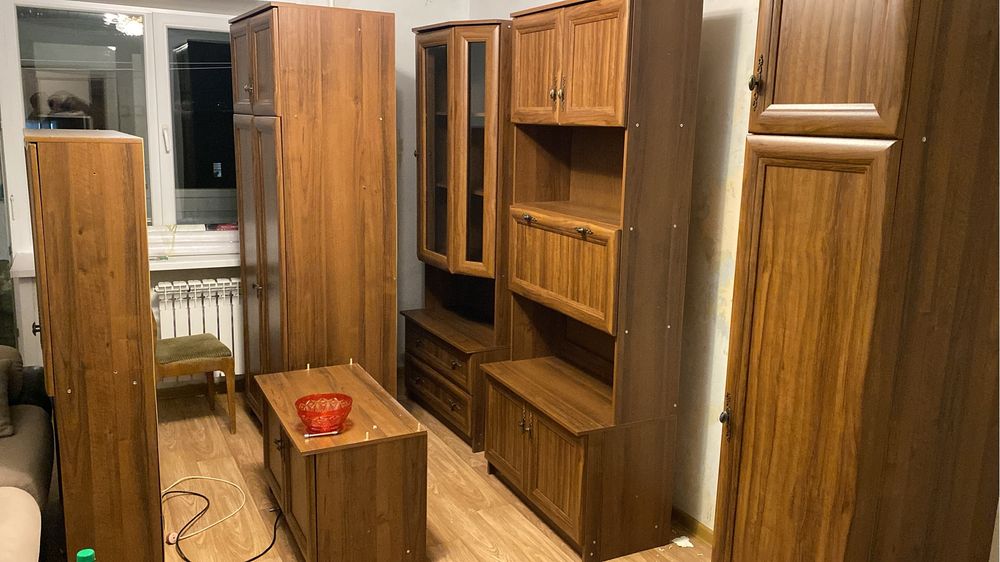 Продам стенку можно купить частично