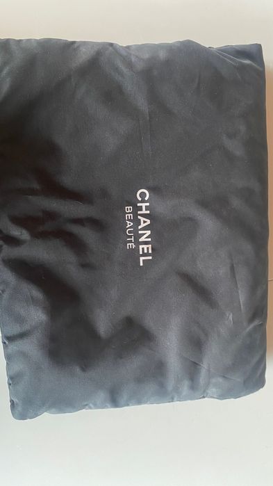 Несесер  клъч чантичка. Chanel beute черна