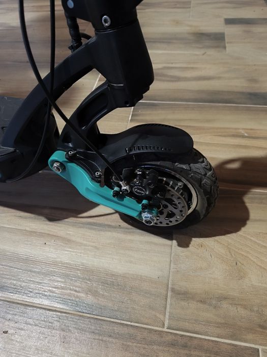 Vand trotineta electrica IO Hawk pe piese