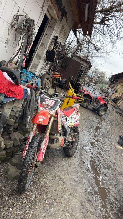 Vand sau schimb honda cr 250 2t R