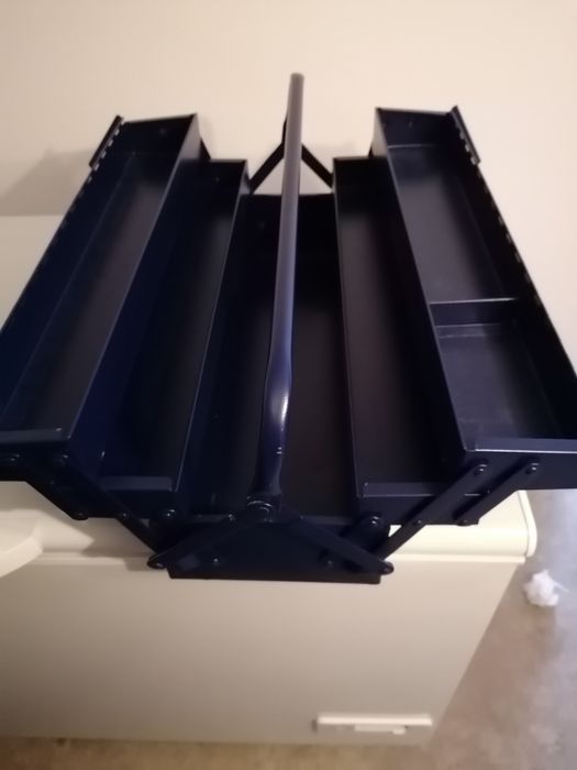 Cutie de scule. PROMAT

Confecționate din tablă de oțel 0.7 mm.
Lăcuit