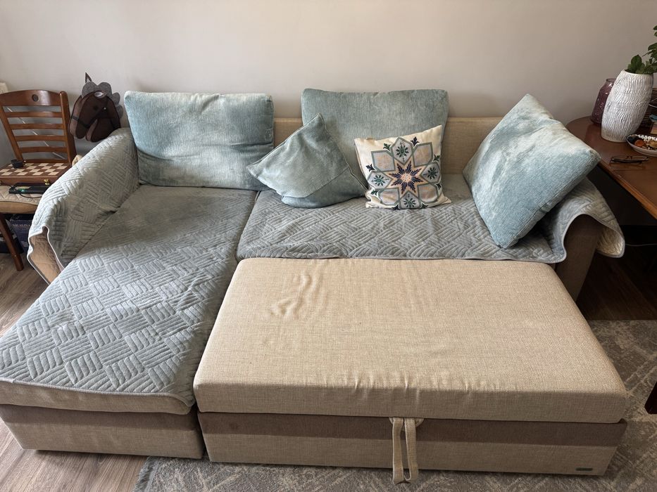 Продаётся угловой диван! Ковер в подарок!