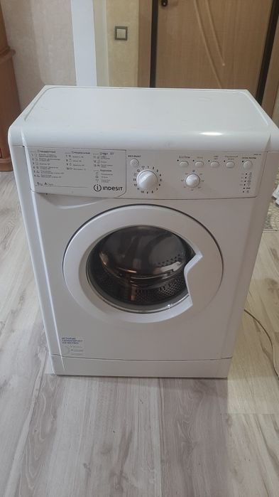 Стиральная машинка Indesit