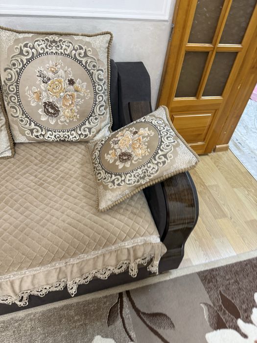 Продается   Диван коричневая