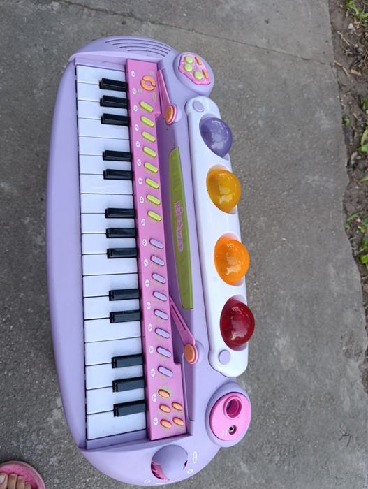Se vinde pian pt copii