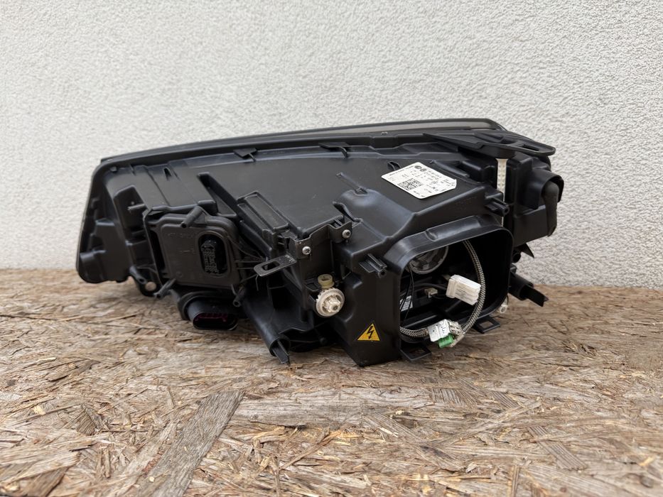 Far dreapta VW Touareg 7P Facelift 2016-2017-2018 Xenon + LED Original